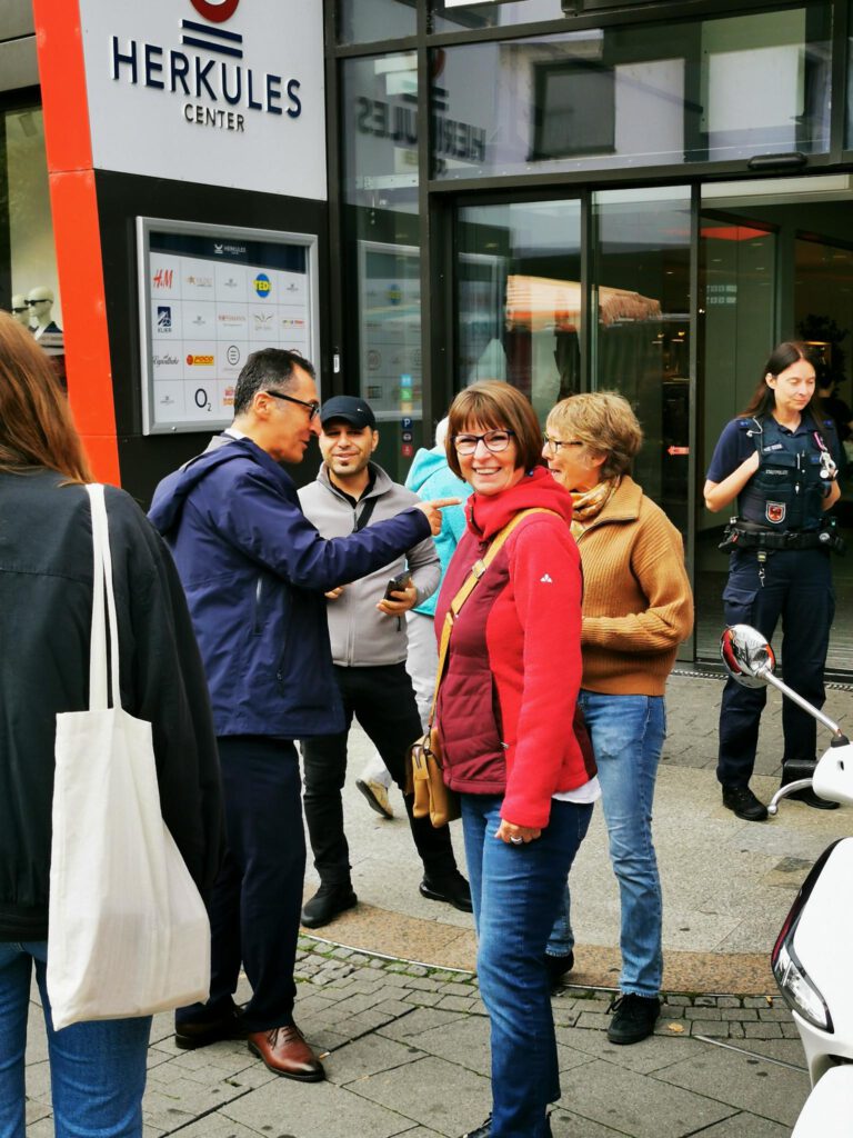 Cem Özdemir und Priska Hinz auf dem Wetzlarer  Wochenmarkt