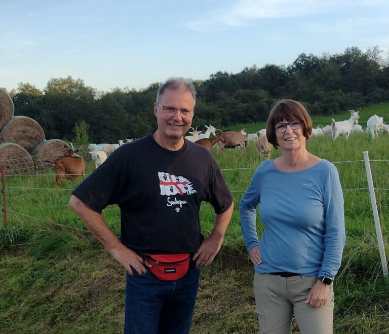 Waldbegehung in Siegbach und Besuch des Ziegenhofes