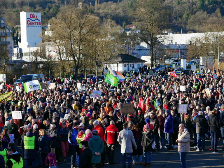 Demo in Herborn – „Laut gegen Rassismus – zusammen für Demokratie!“