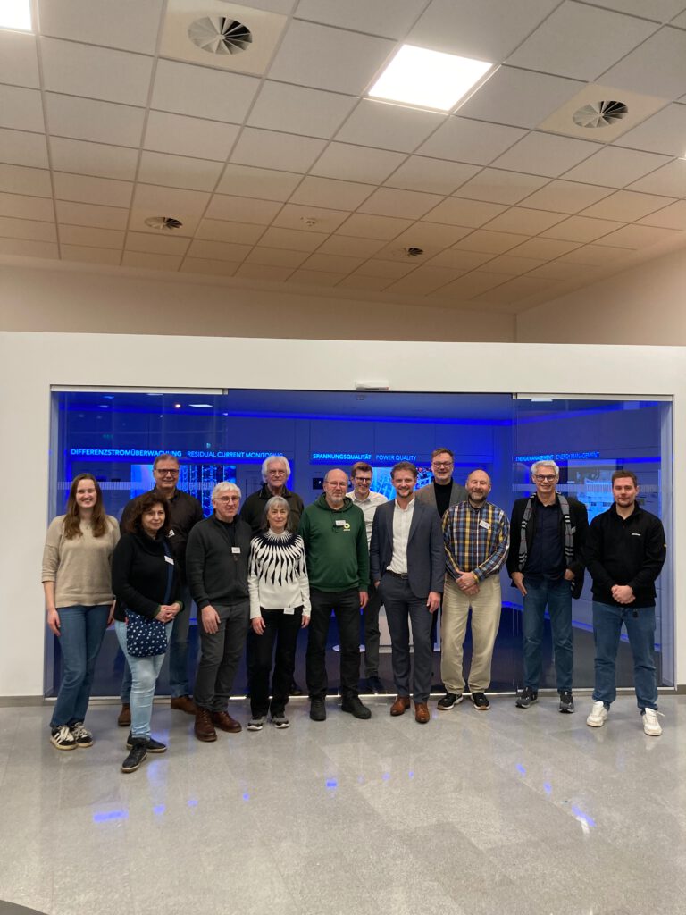 Kreistagsfraktion besucht Janitza electronics